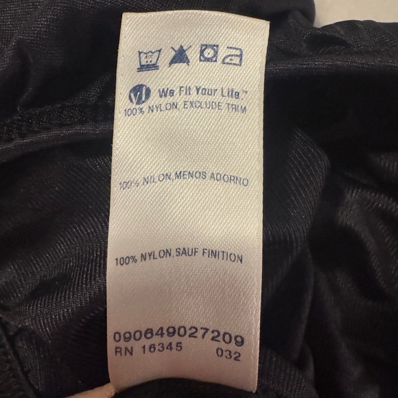 Women’s 90’s Black Vassarette Slip - Picture 3 of 6